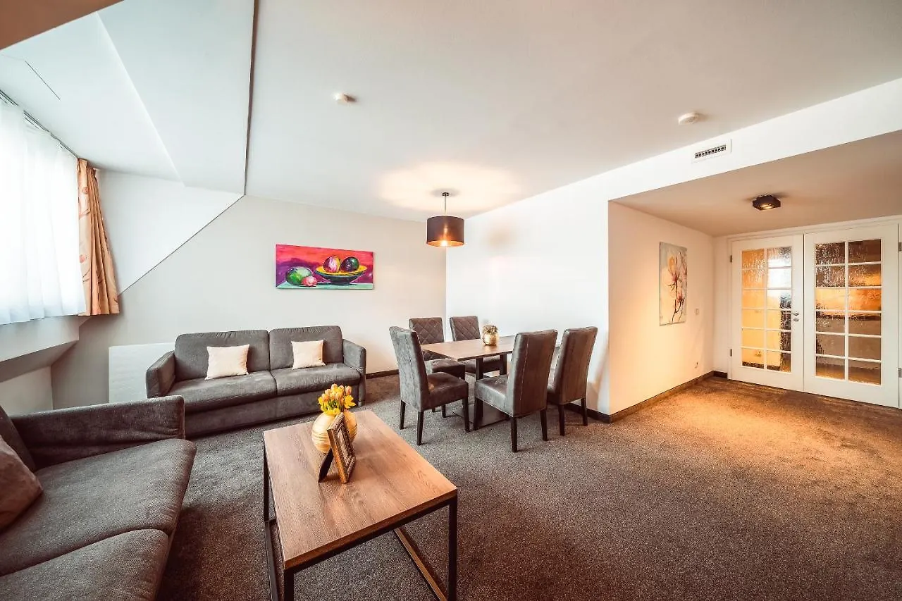 Apartment Familienapartment Am Neumarkt L Dresden Germany